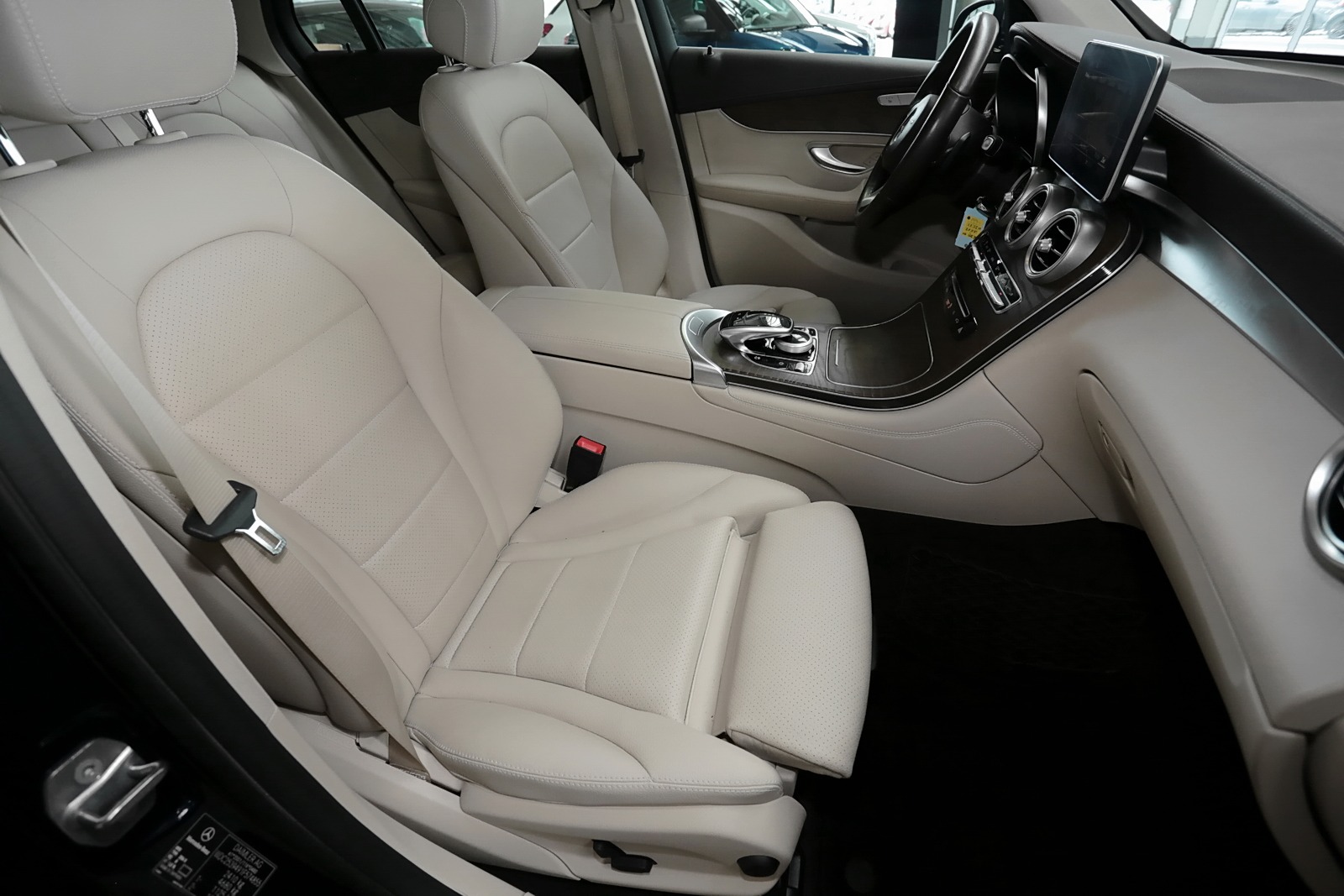 Mercedes-Benz GLC 300 4M AMG Distro+AHK+LED+Sitzkomfort+Chrom+ 
