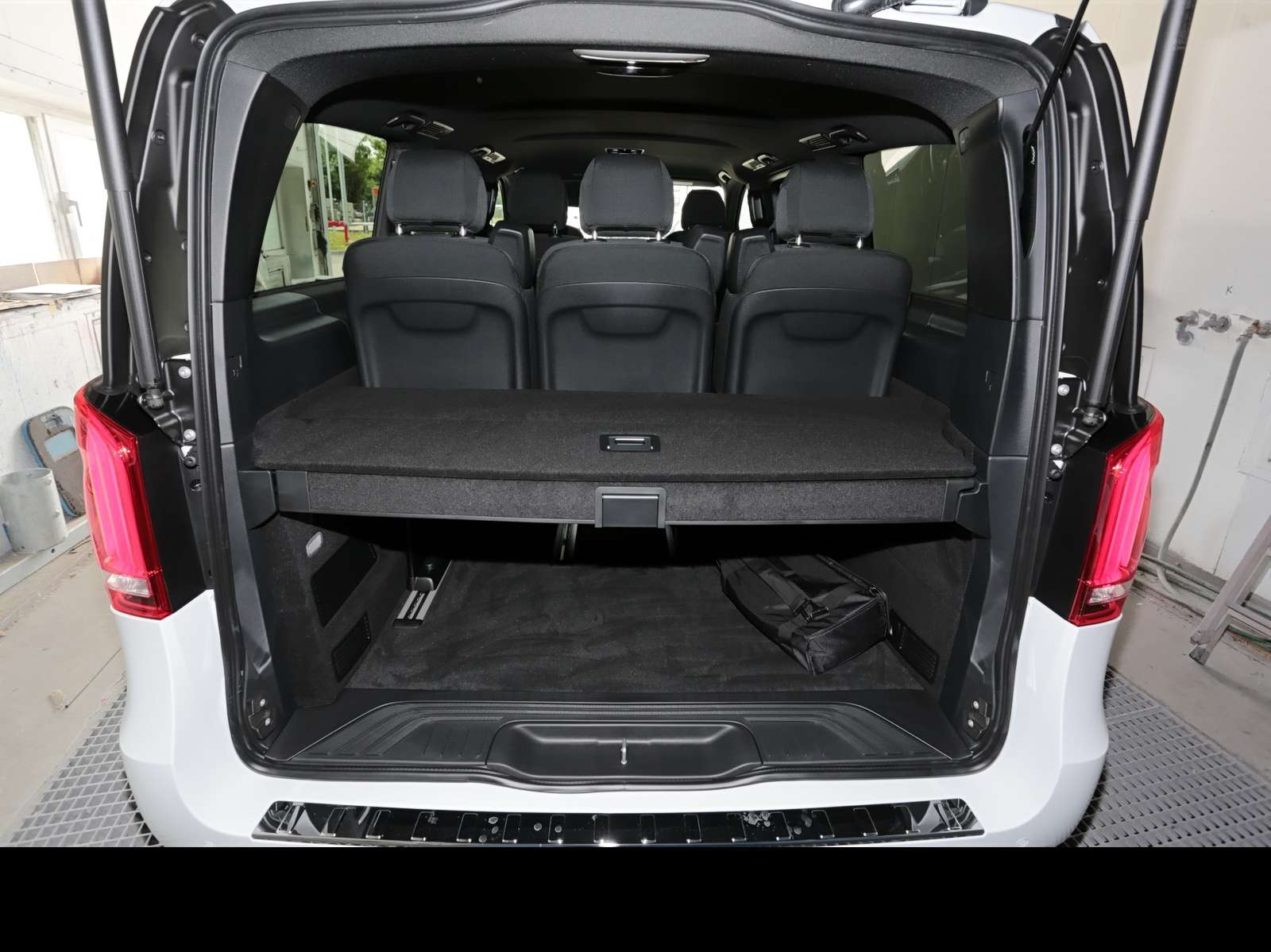 Mercedes-Benz EQV 300 Lang Navi+LED-ILS+Distronic+RüKam+Sitzhz 