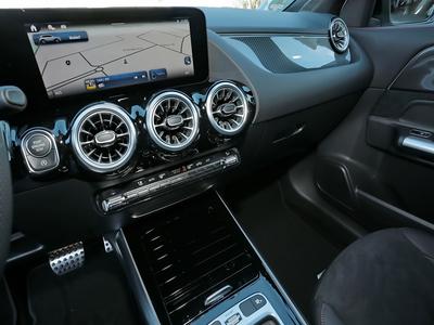 Mercedes-Benz GLA 200 AMG Night+MBUX+RüKam+M-LED+19LM+Distro. 