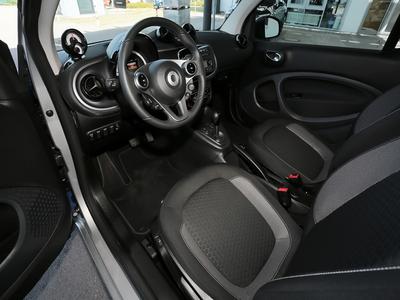 Smart ForTwo EQ passion Sitzheizung+Bremsassistent+15 