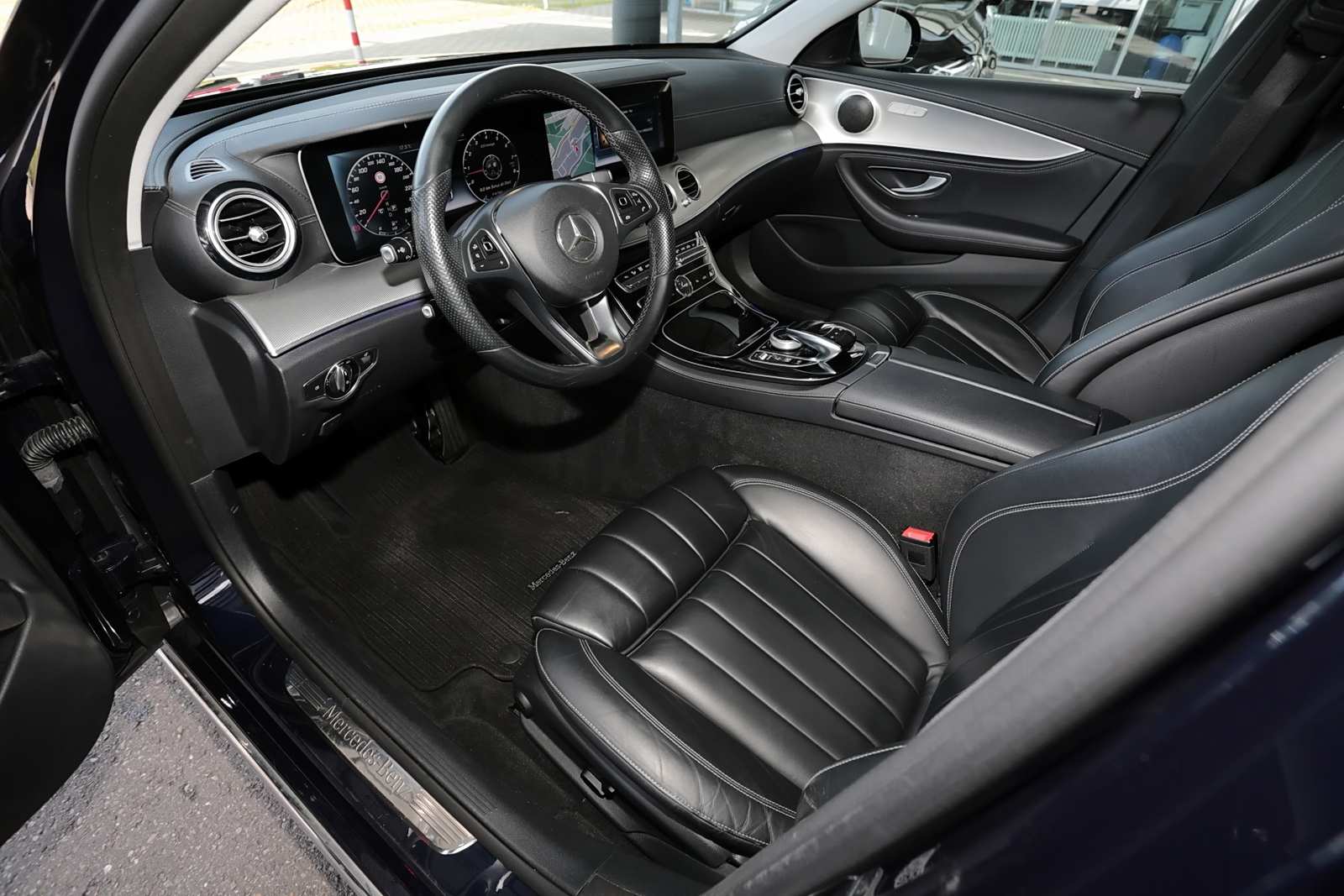 Mercedes-Benz E 400 4M Limousine Exclusive Sitzkomfort+Busines 