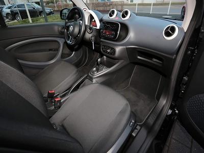 Smart ForTwo EQ Cabrio Bremsassitent+Sitzheizung+15 
