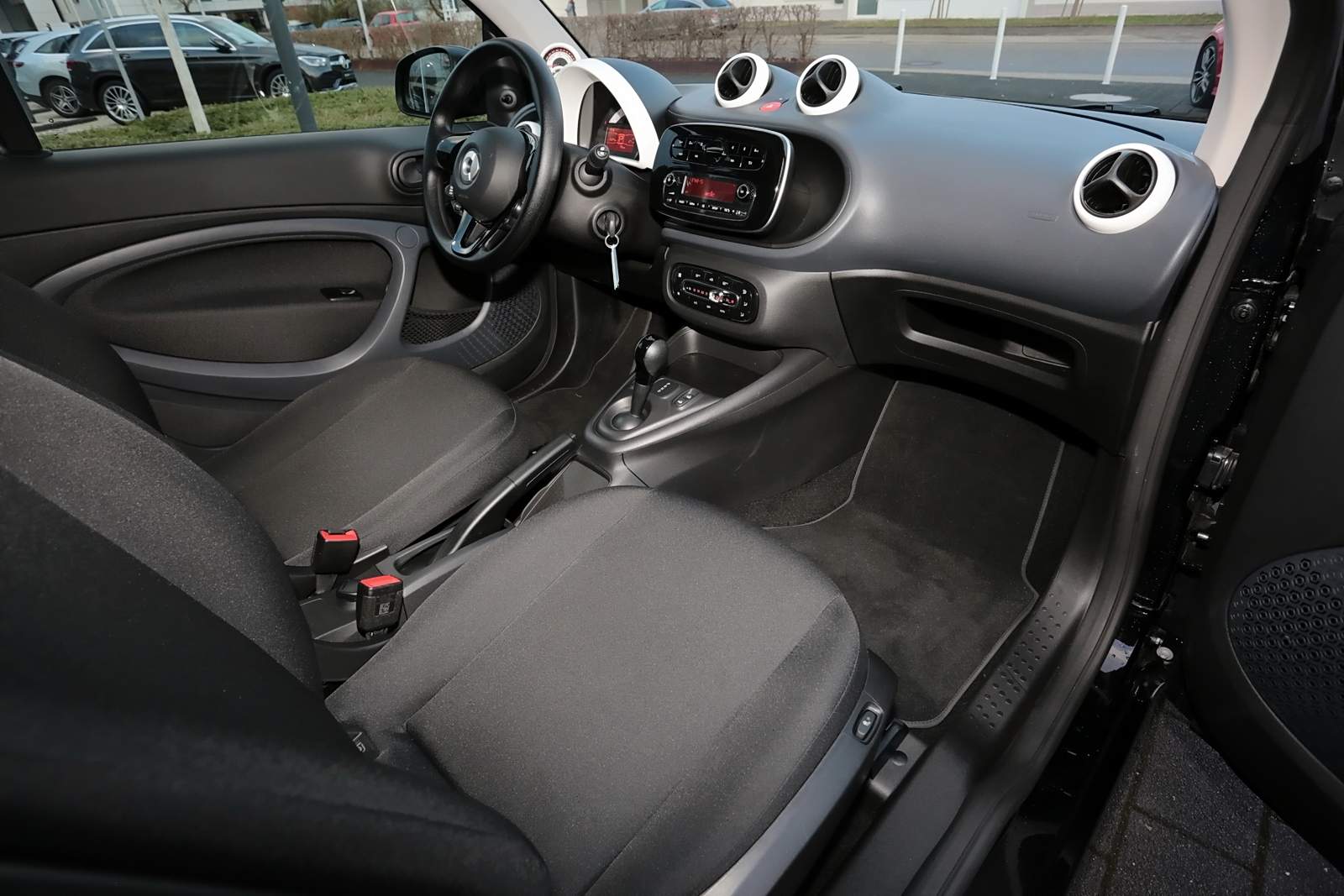 Smart ForTwo EQ Cabrio Bremsassitent+Sitzheizung+15 