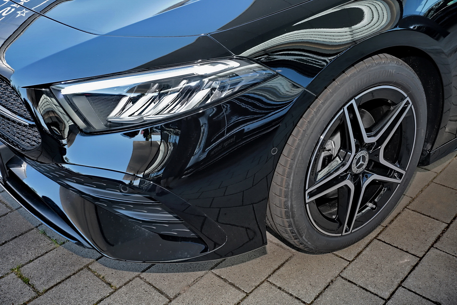 Mercedes-Benz A 200 AMG Night+Advanced+MBUX+LED+RüKam+Distroni 