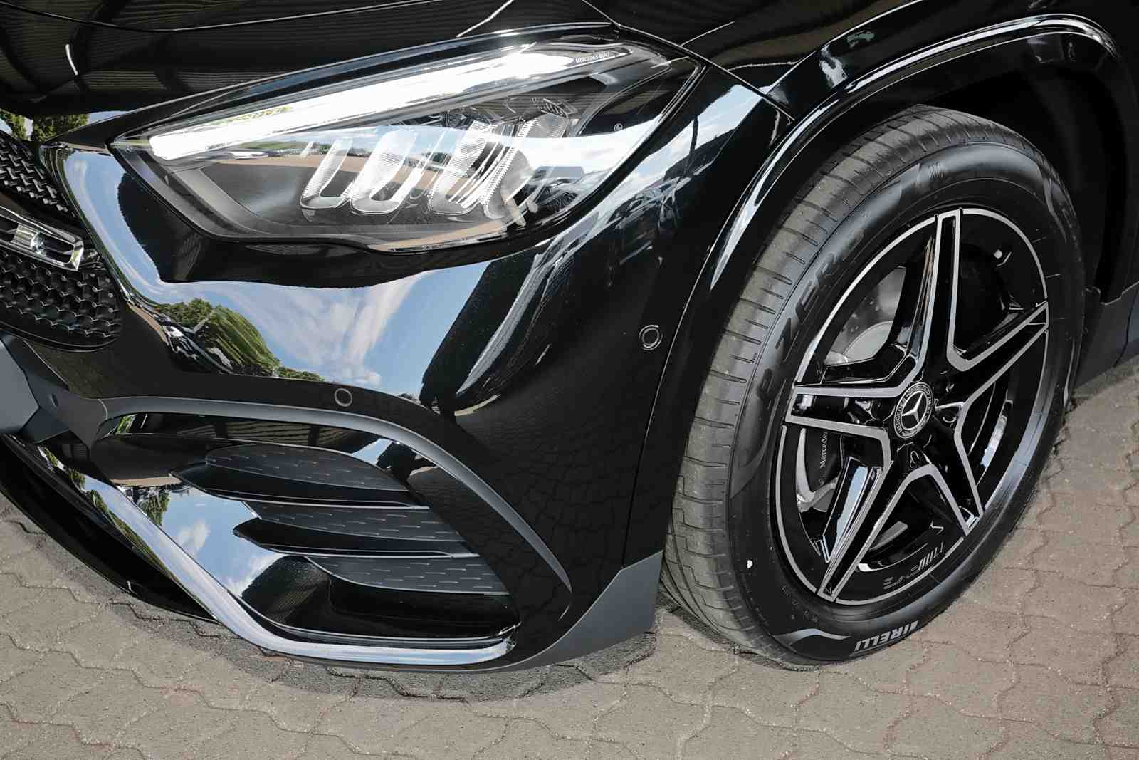 Mercedes-Benz GLA 220 4M AMG Night+MBUX+RüKam+Pano+LED+Fahrass 
