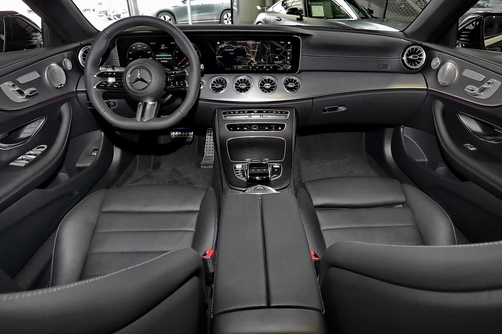 Mercedes-Benz E 300 Cabrio AMG Night+MBUX+360°+LED+Memory+Dist 