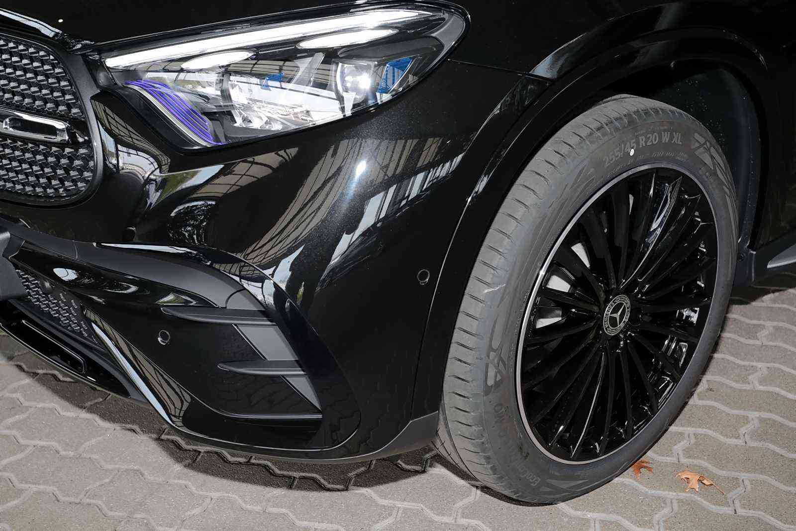 Mercedes-Benz GLC 300 4M AMG MBUX+Night+360°+Pano+AHK+Distroni 