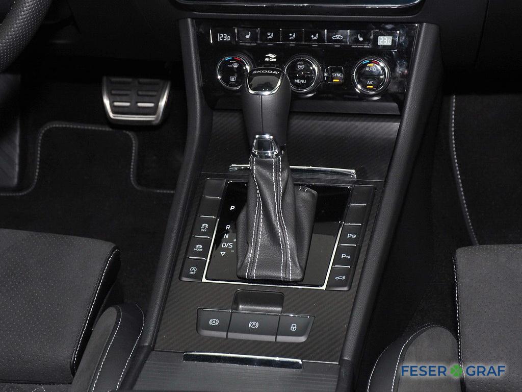 Skoda Superb Combi 2.0TDI Sportline DSG AHK ACC Kamera 