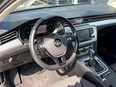 VW Passat Variant 2.0 TDI DSG NAVI LED VIRTUAL KAM 