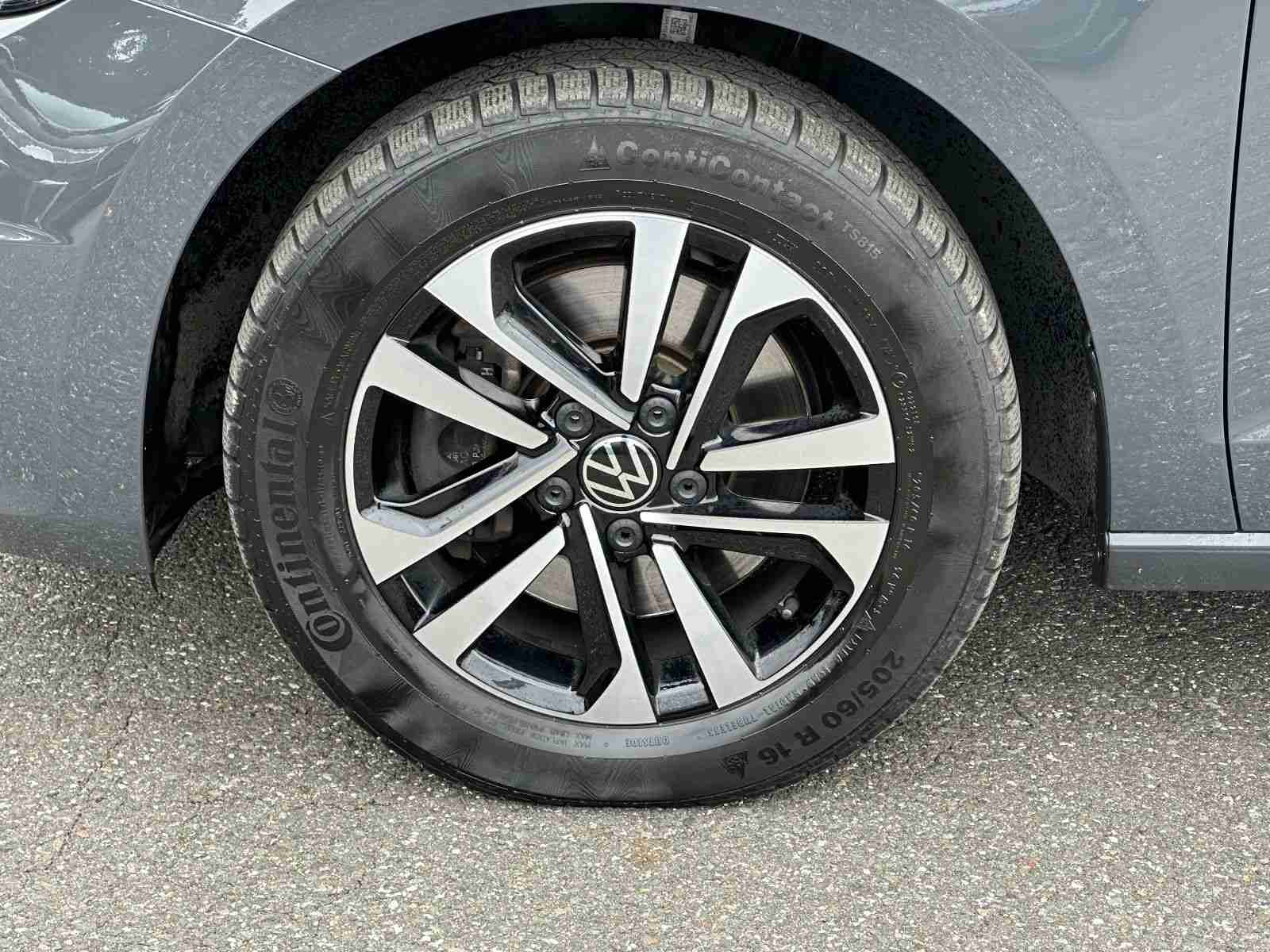 VW Touran 1.5 TSI DSG UNITED AHK LED KAMERA 