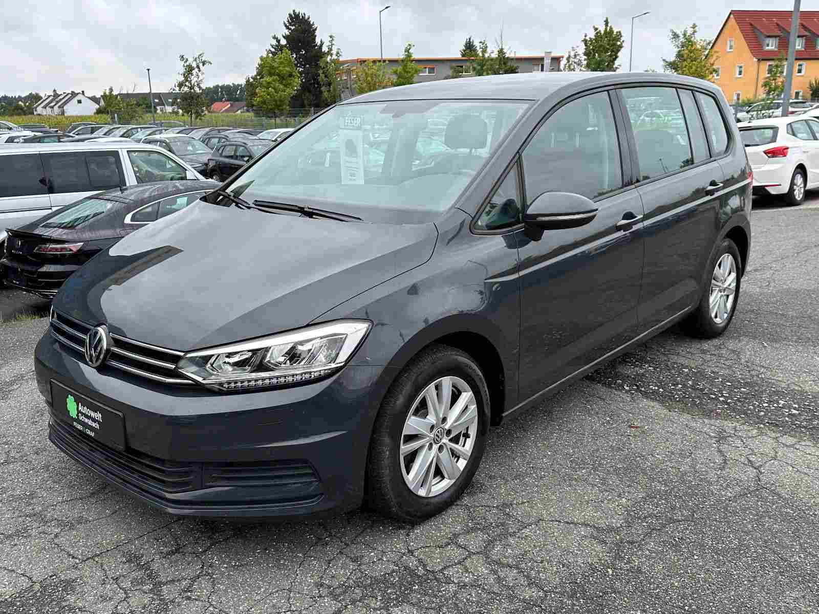 VW Touran Comfortline 2.0 TDI DSG AHK ACC LED 