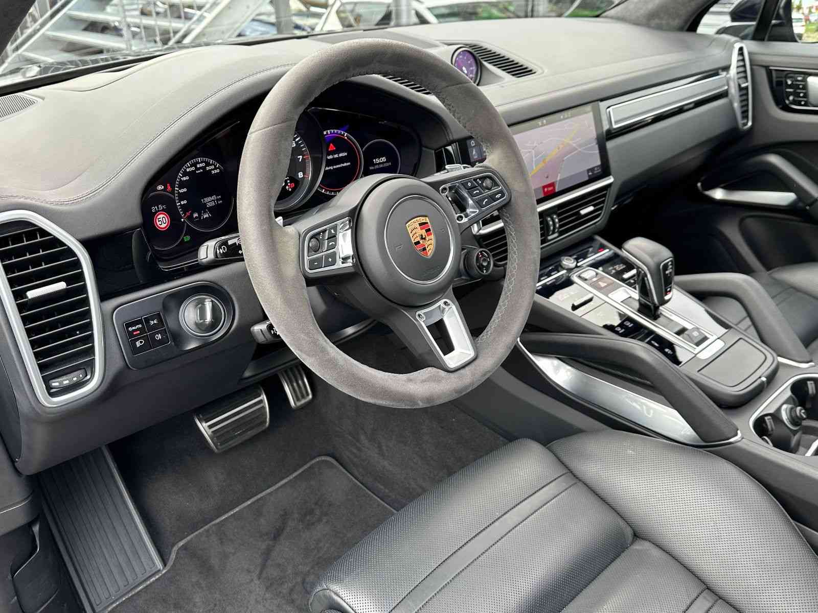 Porsche Cayenne Turbo PANORAMA 21