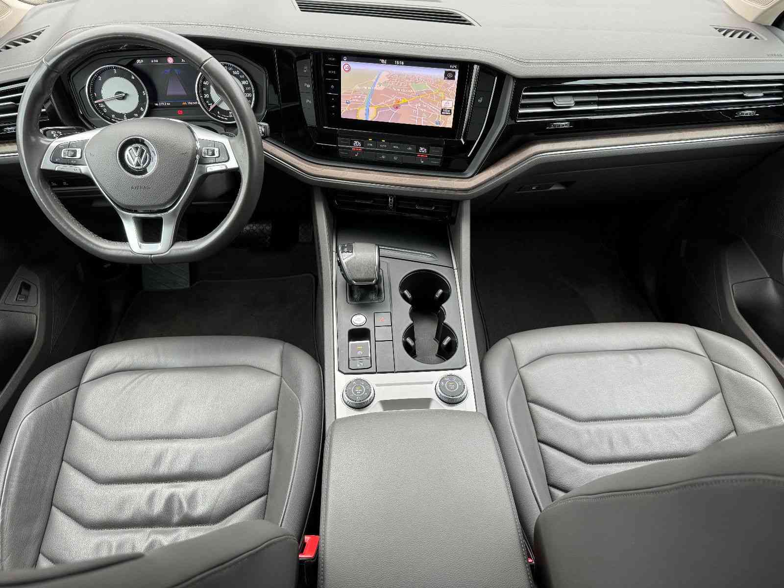VW Touareg 3.0 TDI DSG 4Motion AHK ACC NAVI MATRIX 