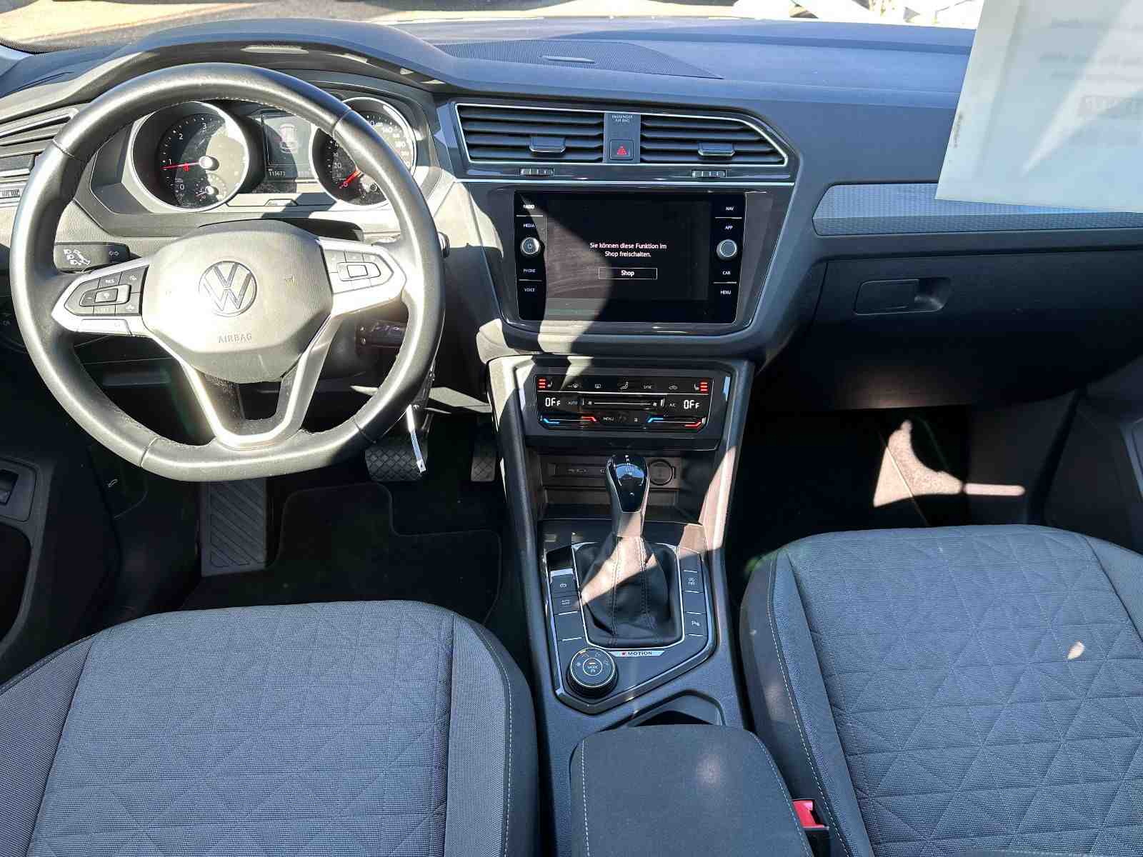 VW Tiguan Life 2.0 TDI DSG 4Motion AHK MATRIX STHZG 