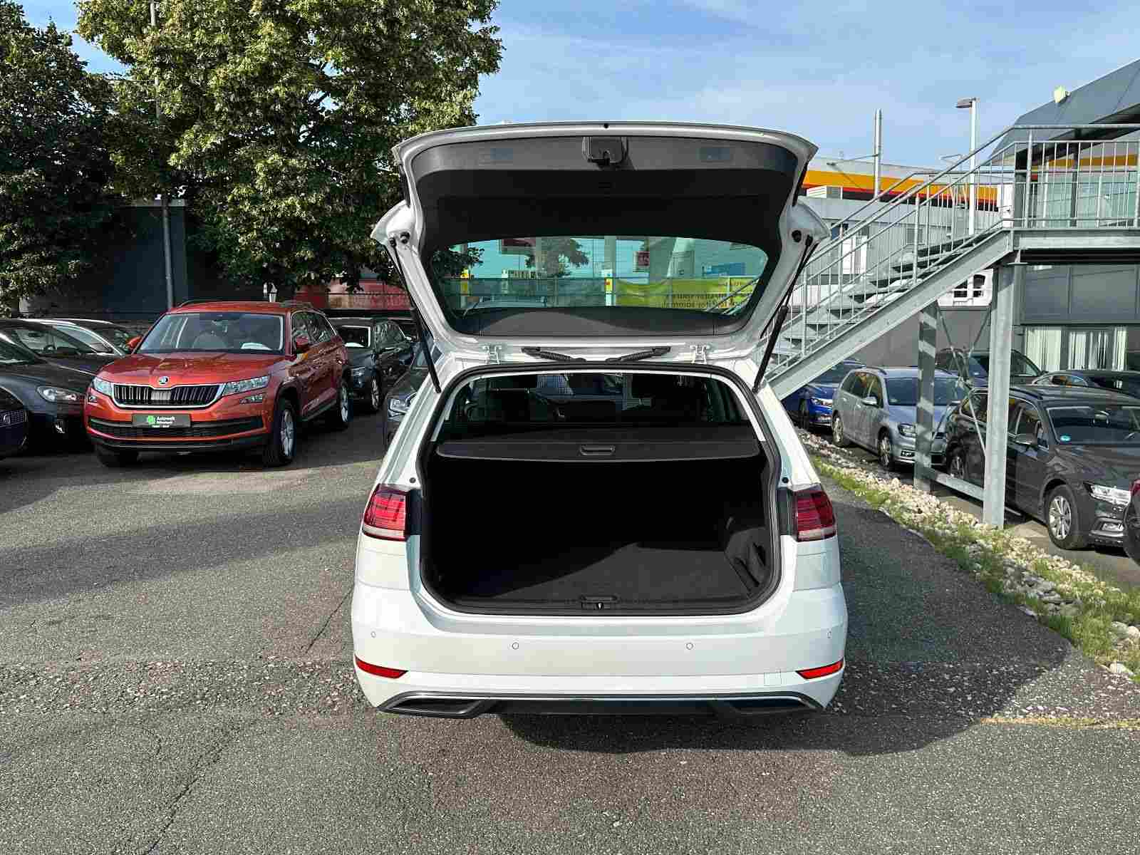 VW Golf VII Variant 2.0TDI DSG United NAVI LED ACC 