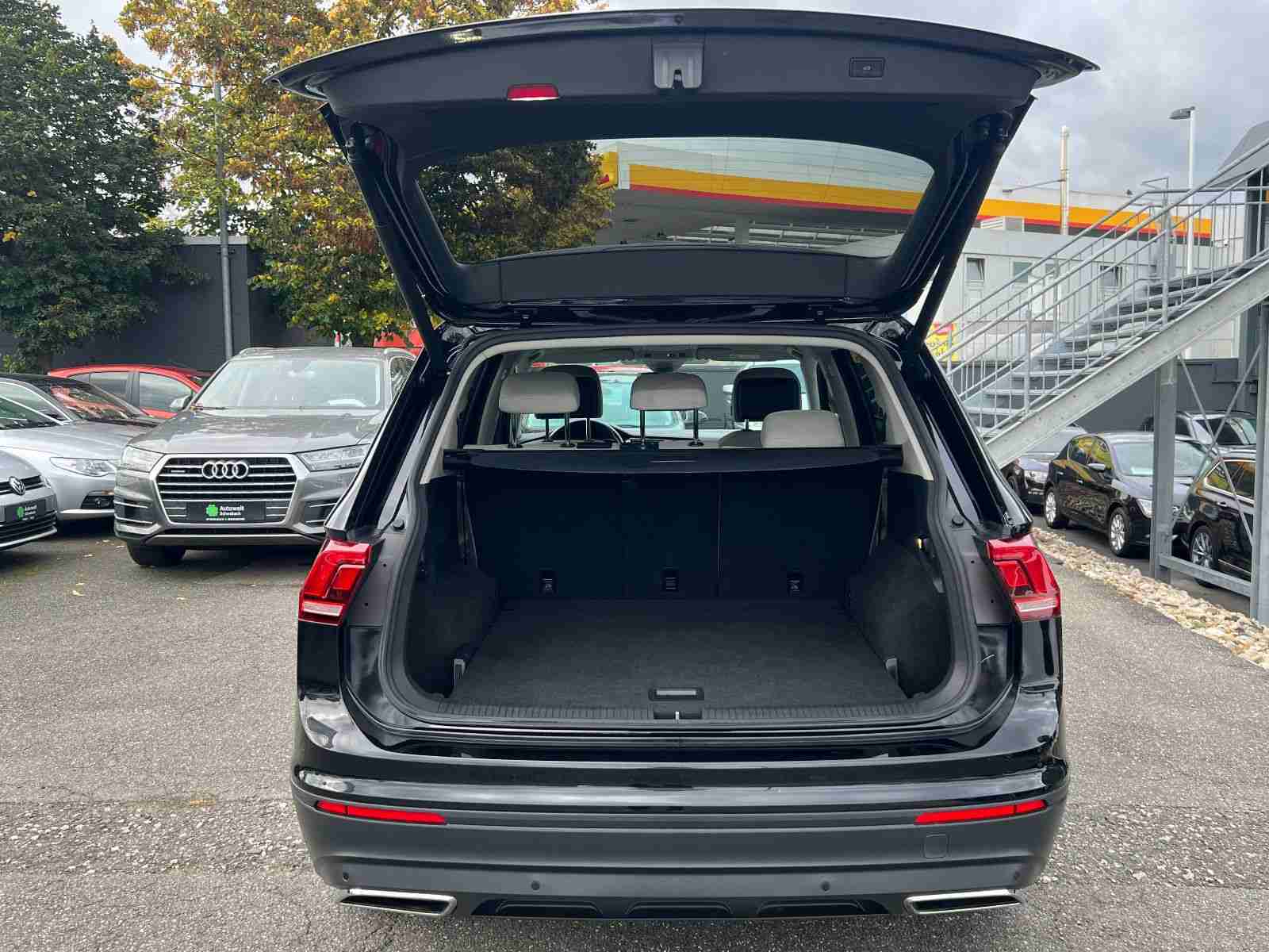 VW Tiguan Allspace 2.0 TSI 4M. NAVI AHK KAMERA DAB 