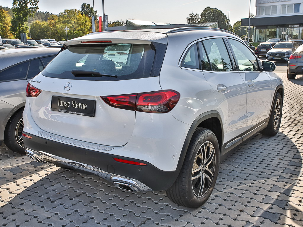 Mercedes-Benz GLA 200 PROGRESSIVE+LED+FLA+WIDE+TEMP+SHZ+CARPL. 