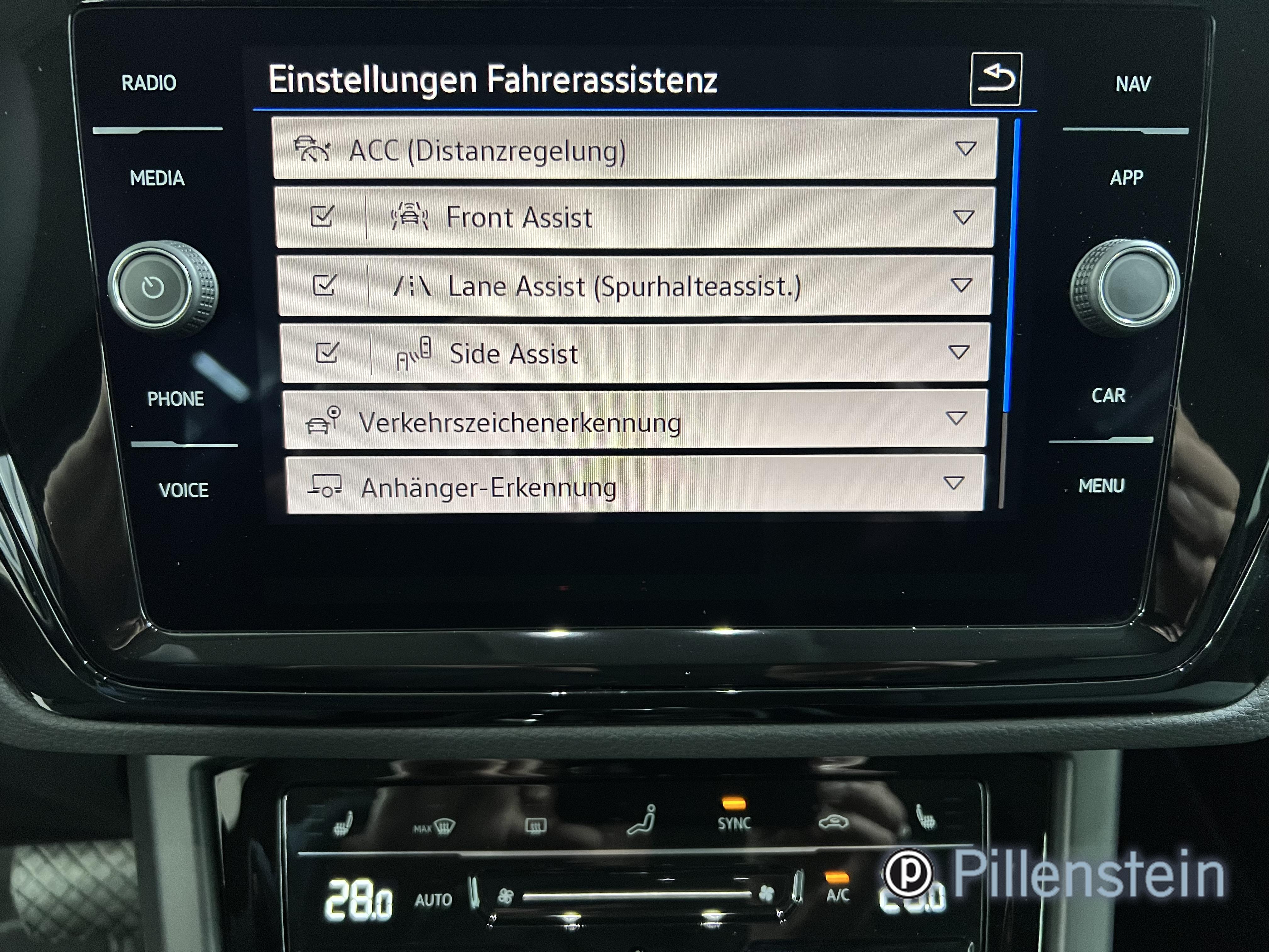 VW Touran TSI DSG HIGHLINE/BLACK NAVI+AHK+ACC+LED+RFK+SIDE 